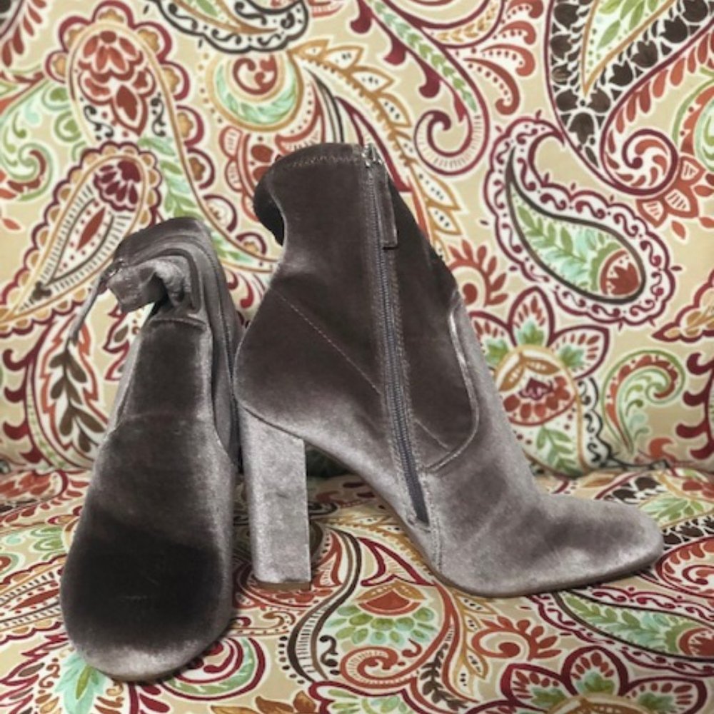 Like New Velvet Steve Madden Booties